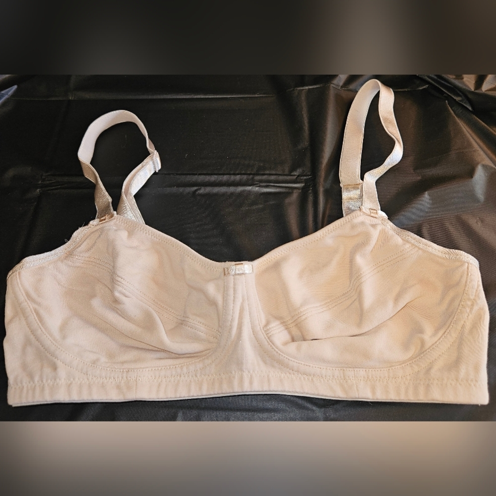Amoena tan bra Size 32B
